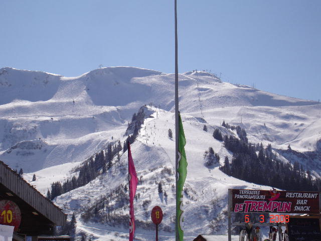 Tete de Saix and Samoens local skiing